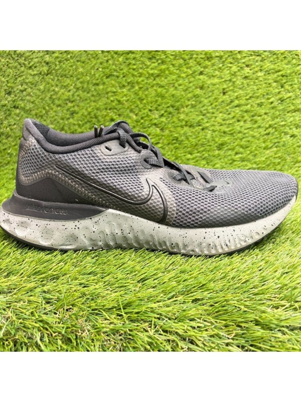 Nike Renew Run Mens Size 11.5 Gray Black Athletic Running Walking Shoes Sneakers